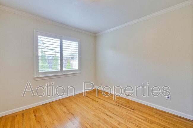 Building Photo - 1630 Alison Ave