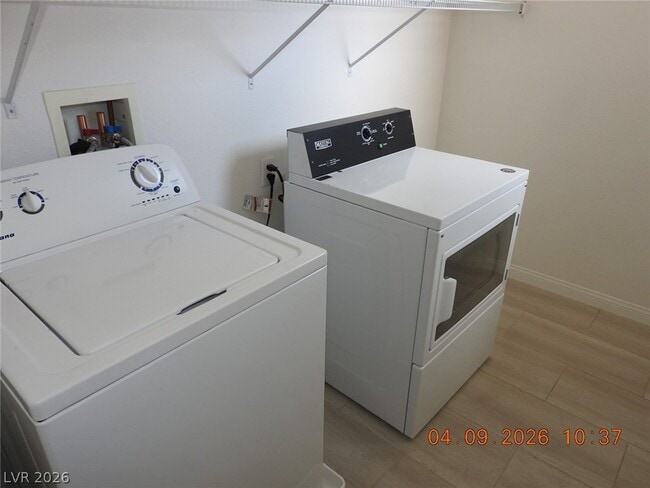 Building Photo - 390 Fringe Ruff Dr