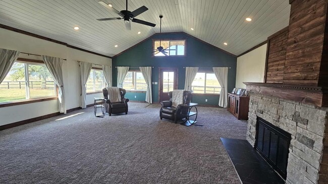 Building Photo - Newly remodeled fully furnished house coun...