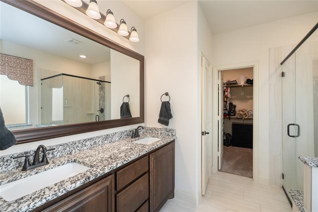 Building Photo - 205 Oakcrest Dr