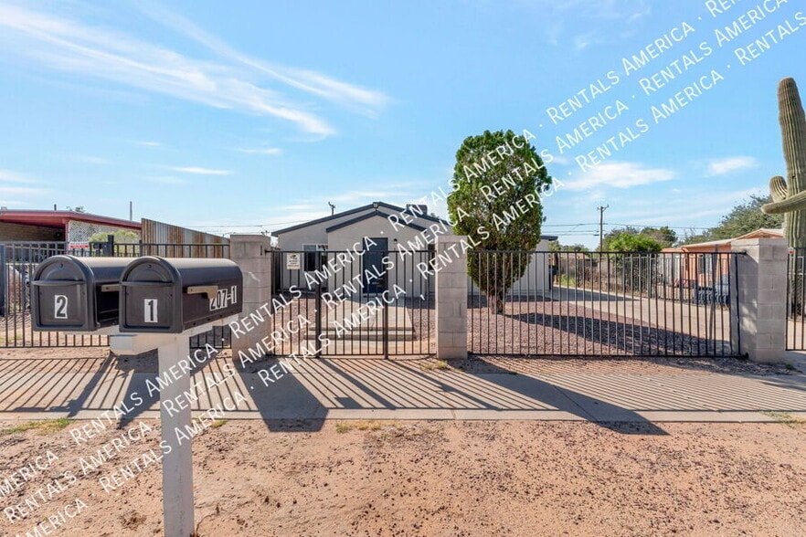 Building Photo - 207 W Ohio St