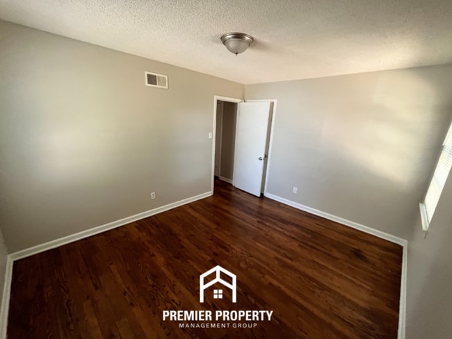 Building Photo - 5605 Loch Lomond Rd