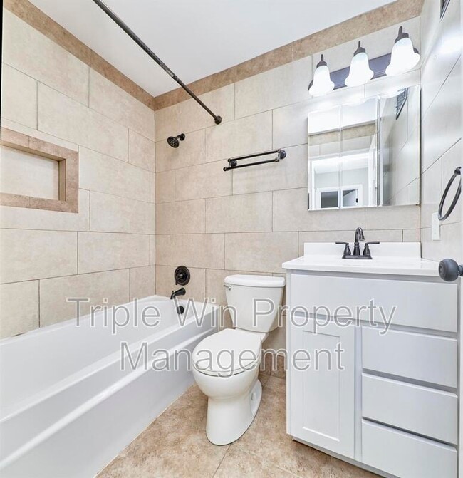 Building Photo - 10531 Fabick Dr