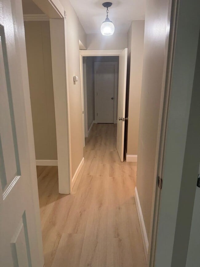 Building Photo - Adorable 4 Bed 1 bath Baldwinsville Cottage