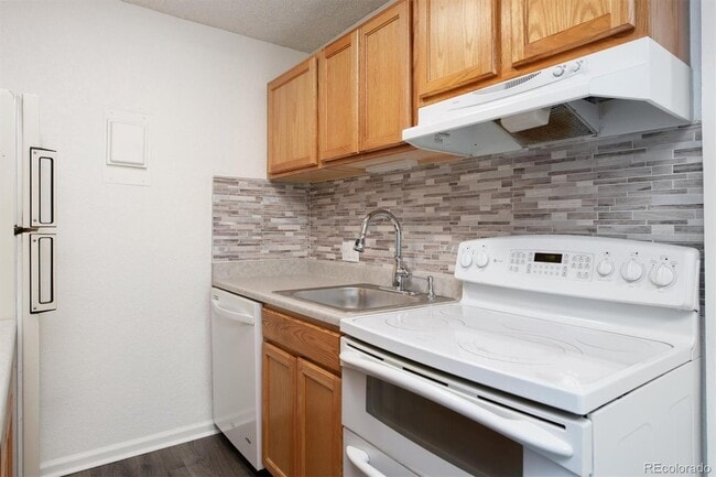 Building Photo - 3250 Oneal Cir