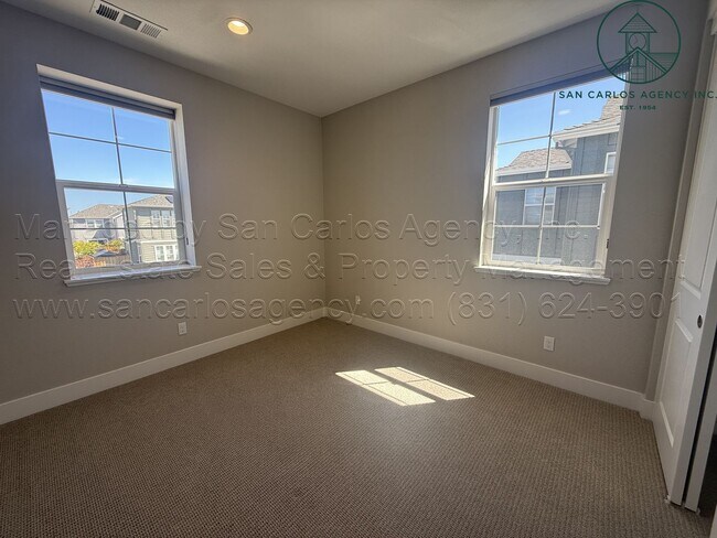 Building Photo - 266 Sandy Gulch Dr