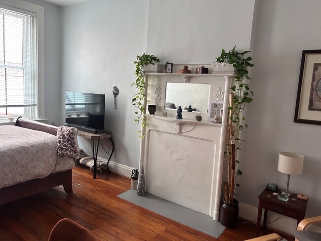 Building Photo - 24 W Court - Unit 3