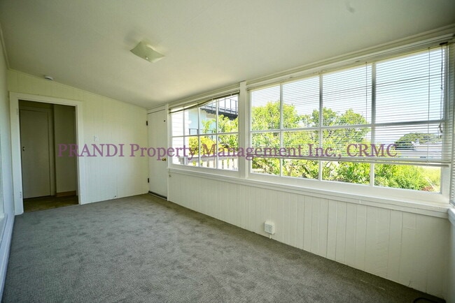 Building Photo - Charming Sausalito Home with Private Backy...