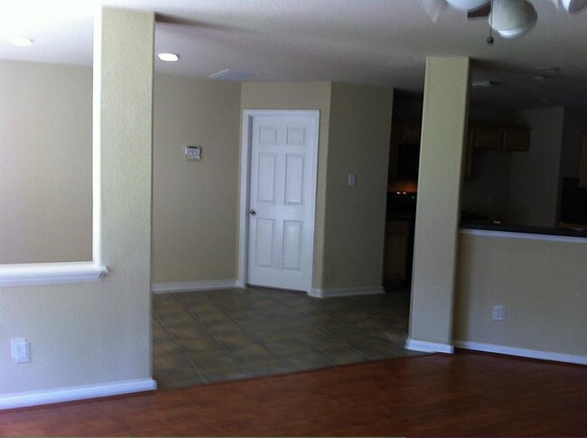 Building Photo - 10219 Riderdale Park Ln