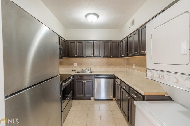 Building Photo - 3097 Colonial Way