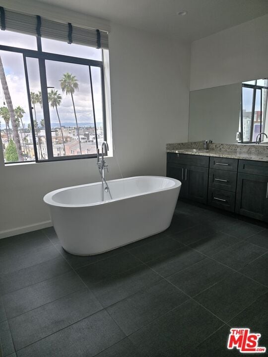 Building Photo - 940 S Western Ave