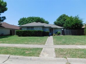 Building Photo - 3109 N Bell Ave