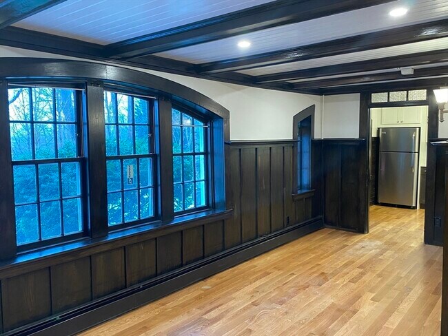 Building Photo - 93 Claremont St