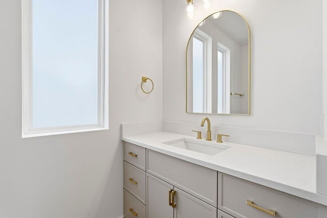 Building Photo - 3828 Wilmer St