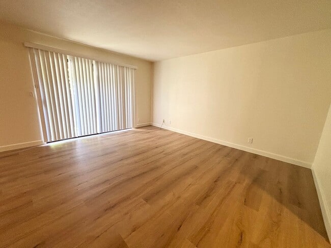 Building Photo - Remodeled Spacious 3BR/2BA Home in Prime Davis Location