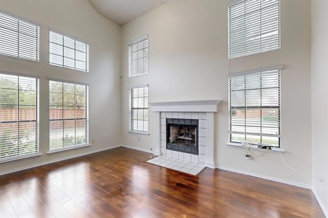 Building Photo - 719 Woodlake Dr