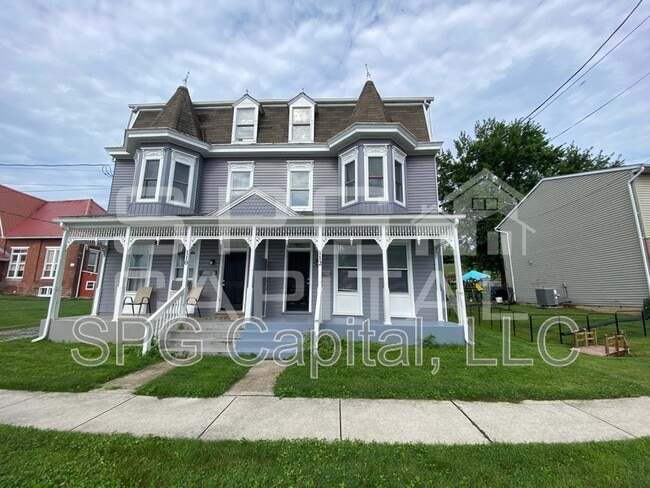 Primary Photo - 112 N York St