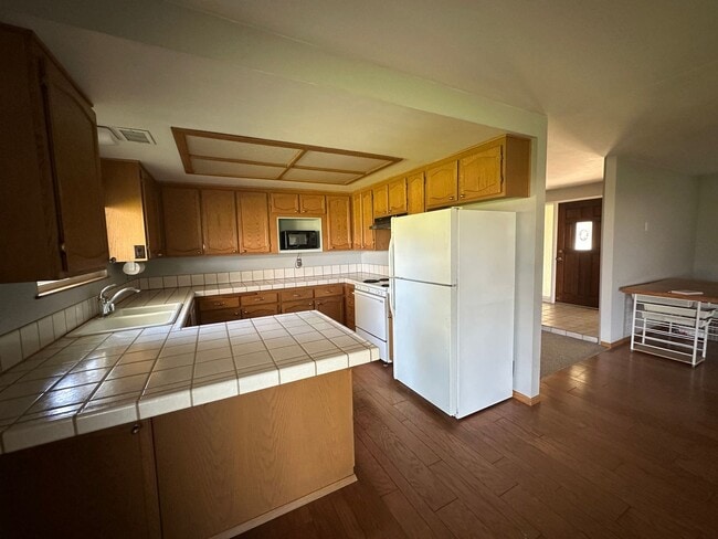 Building Photo - West-End Ramona 3BR Ranch on 2 Acres – Easy Poway Commute