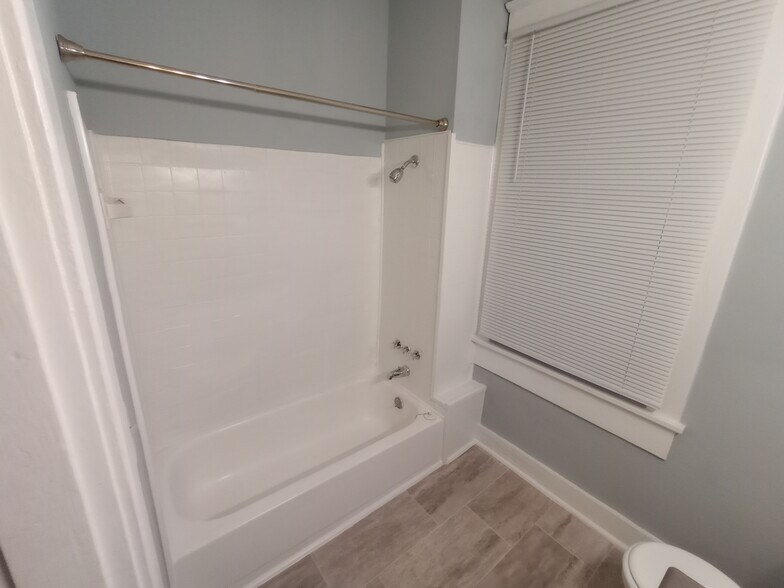 Building Photo - 325 Ellis St