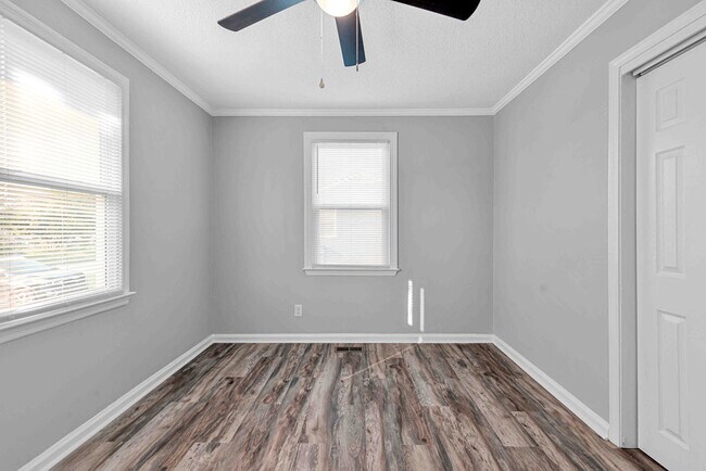 Building Photo - 322 Starling St