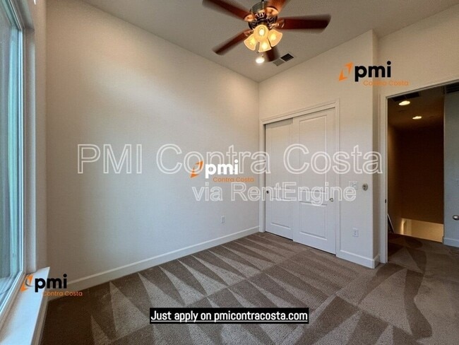 Building Photo - 5217 S Esprit Loop