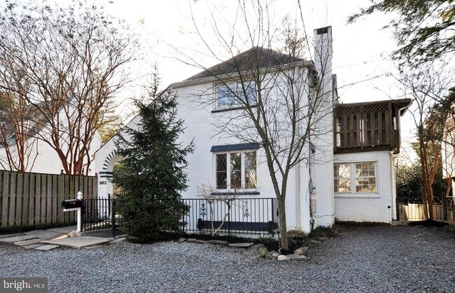 Primary Photo - 4630 River Rd