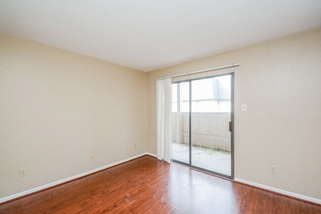 Building Photo - 8519 Hearth Dr