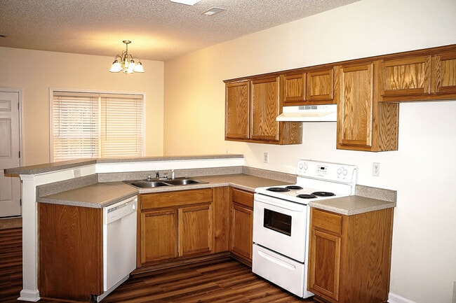 Building Photo - Spalding Co. Townhouse