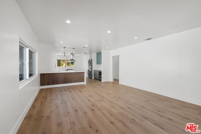 Building Photo - 238 Thorne St