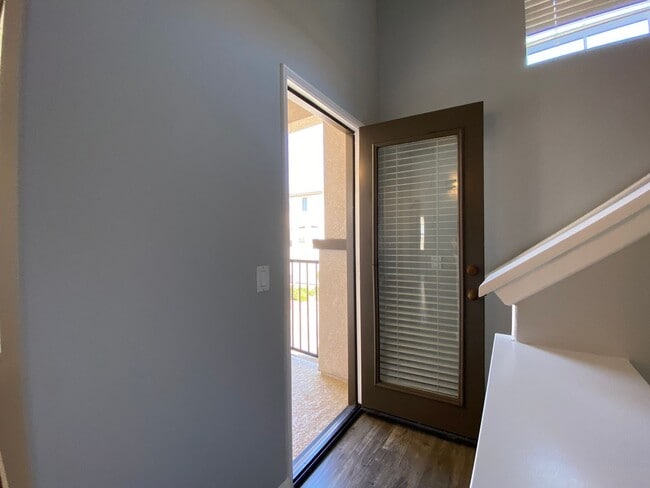 Building Photo - Beautiful Townhome in the Cascada Communit...