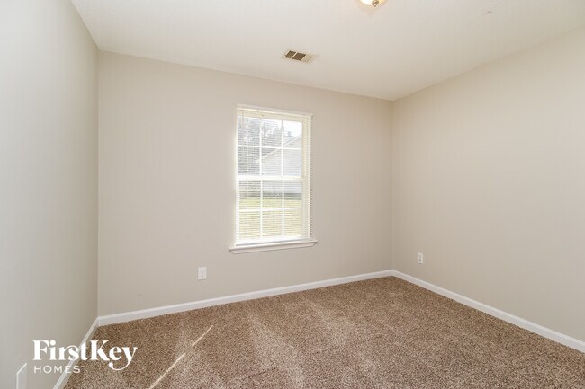 Building Photo - 115 Kendall Ln