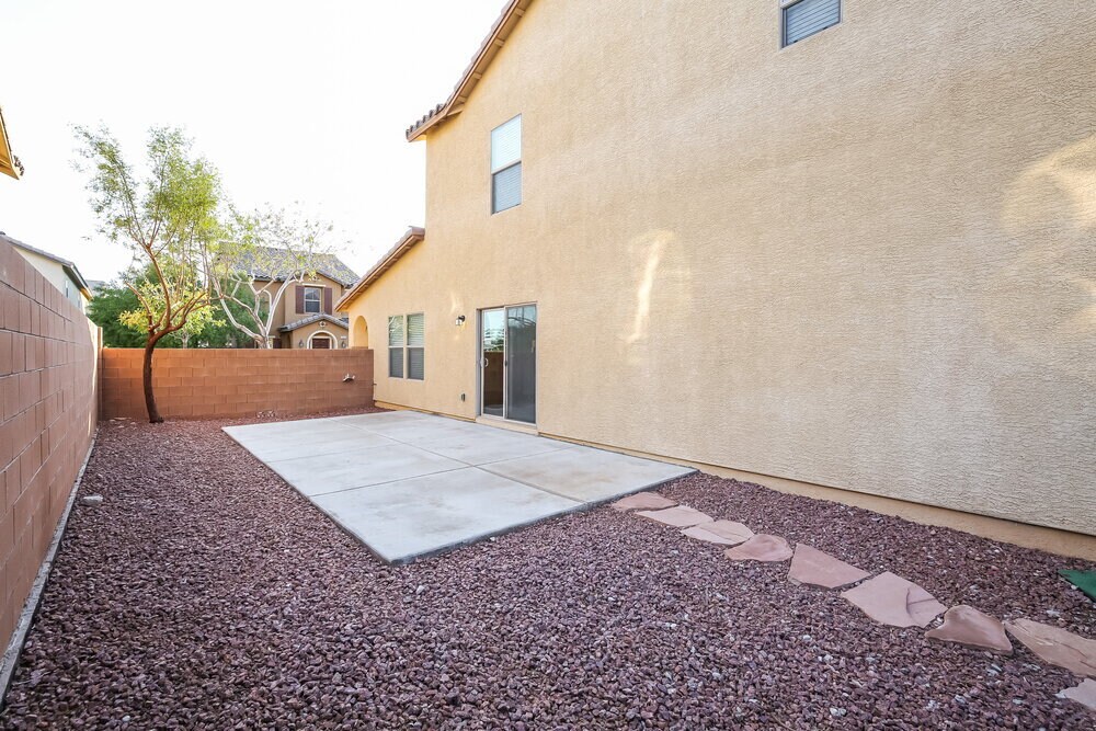 Building Photo - 10823 Mystic Shore Ave