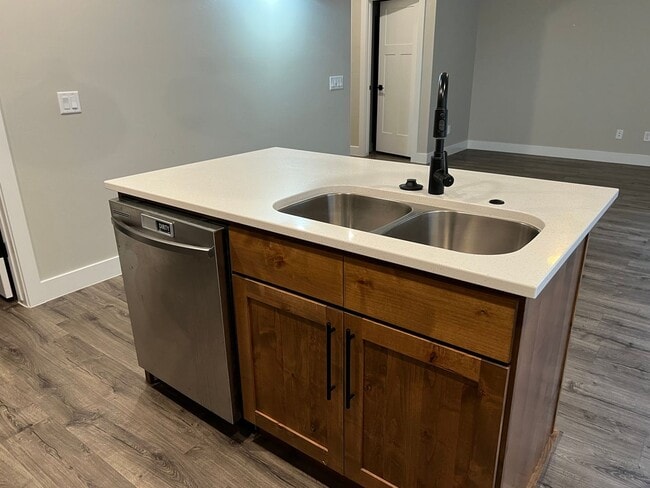 Building Photo - Available Now In Cross Hollow Hills