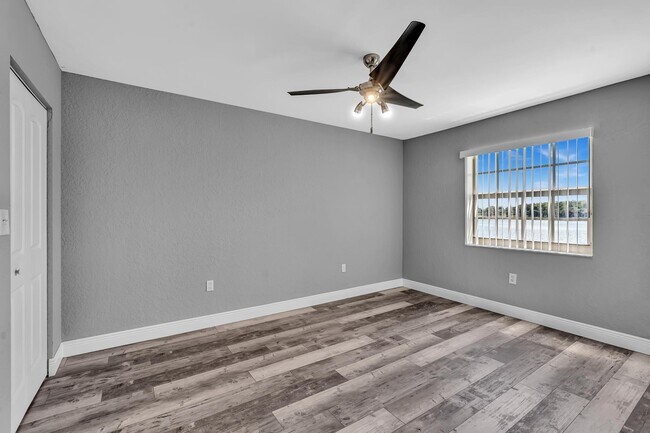 Building Photo - 2803 N Oakland Forest Dr