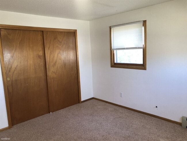 Building Photo - 2 br, 1 bath 4plex - 104 Philadelphia Stre...