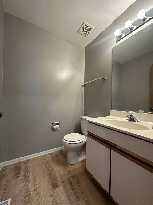 Building Photo - 21258 Cascade Ct