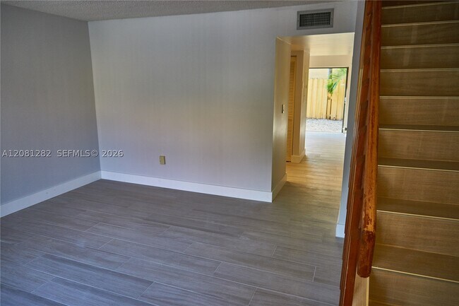 Building Photo - 10042 SW 77th Ct