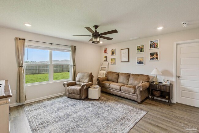 Building Photo - 5260 Peach Dr