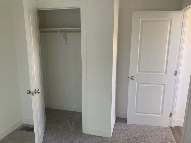 Building Photo - ** MOVE IN BONUS of $500.00 ** (If an agreement is signed by May 15th 2026) A brand new ADU (Acce...