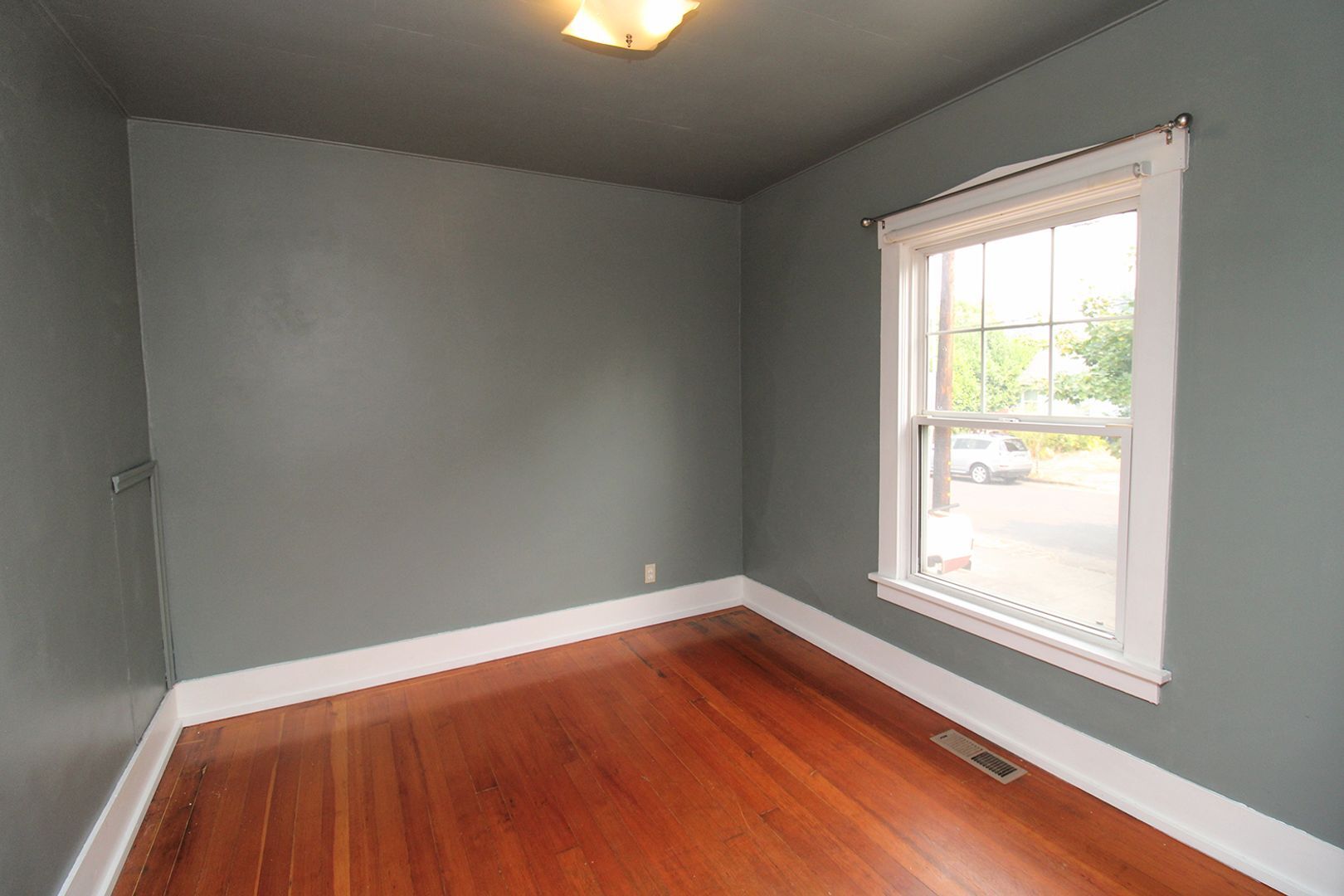 Building Photo - 1415 NE 74th Ave