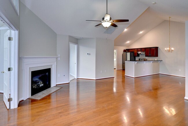 Building Photo - Easy Single Floor Living