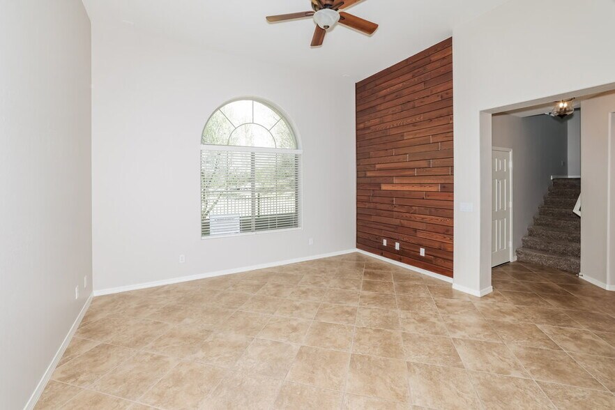 Building Photo - 41362 N Miles Ct