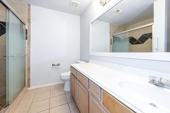 Building Photo - 3227 Lantern Bay Ln