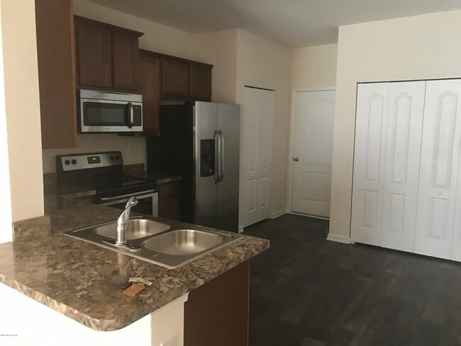 Building Photo - 389 Servia Dr