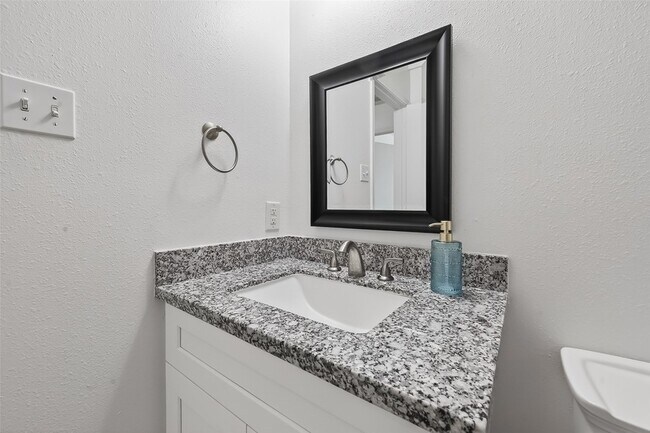 Building Photo - 9111 Grand Villa Ln