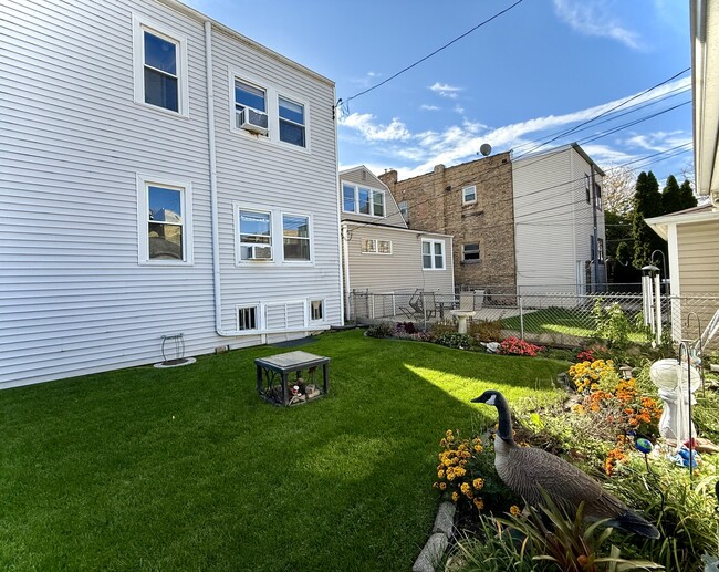 Building Photo - 5446 W Agatite Ave