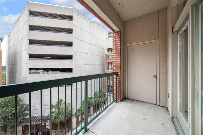 Building Photo - 300 St Joseph Pkwy