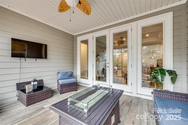 Building Photo - 18568 Mainsail Ct