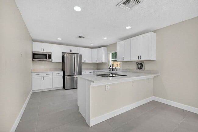 Building Photo - 1135 Staghorn St