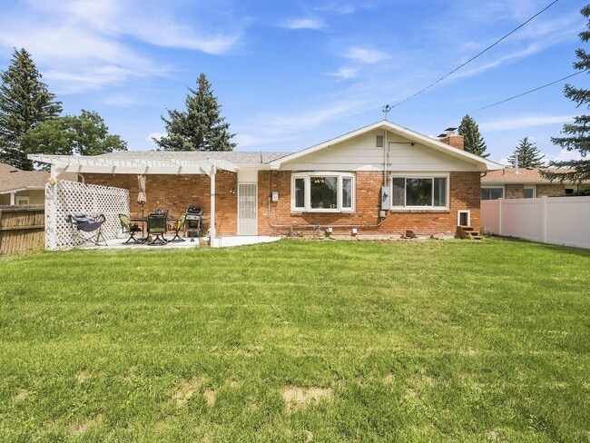 Building Photo - 513 Harvard Ln